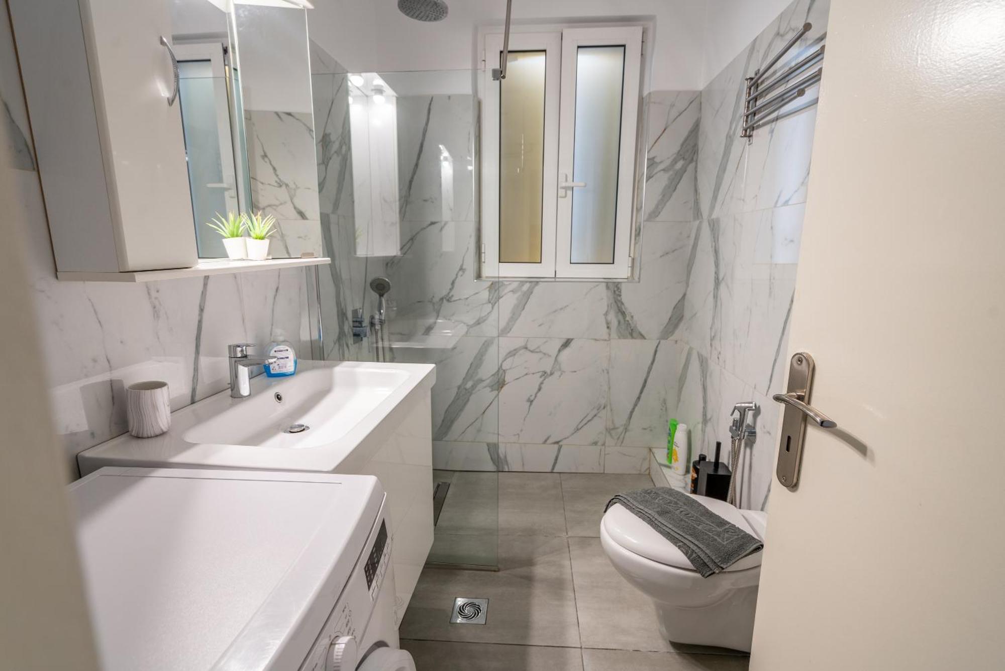 Psiri Gem From In Vivo Apartments- Spacious 1St Floor Apartment With Balcony In Athens' Historic Center Exterior foto